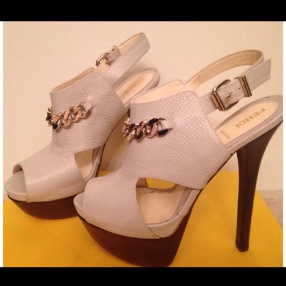 Fendi Cream Leather Chain Link Platform Sandals - Picture 7 of 7